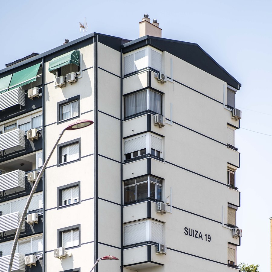 Edificio Suiza 19 visto desde la calle