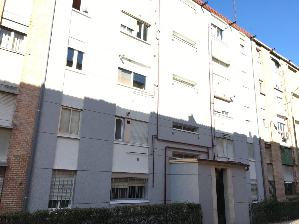 Fachada terminada tras la instalación de SATE
